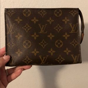 Louis Vuitton Monogram Toiletry 19 Pouch
